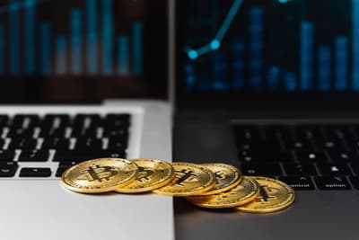 Read more about the article Curso CriptoBlinders Review: 13 Módulos Para Aprender a Investir em Criptomoedas
